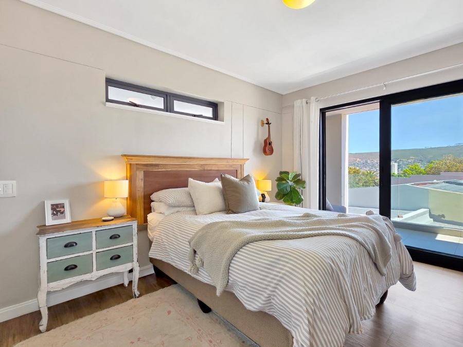 2 Bedroom Property for Sale in Vredehoek Western Cape